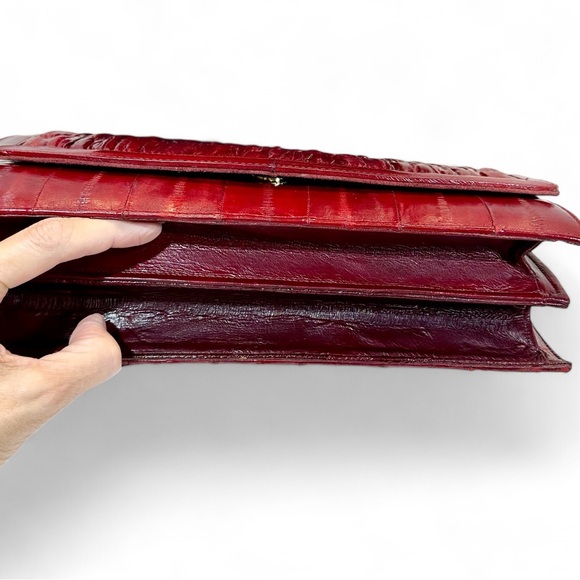 Red Eel Skin, Pleated/Gathered Front Flap Shoulder bag, made in Korea 1980s - Picture 9 of 14